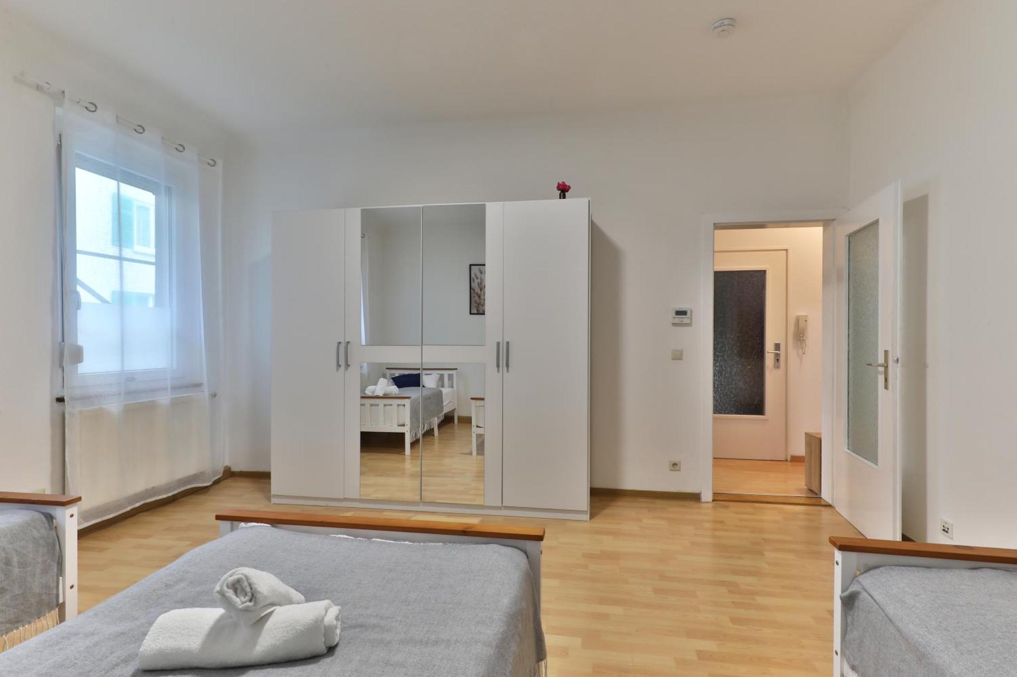 Studio Suite Mit Service Wie Im Hotel Göppingen Exterior foto